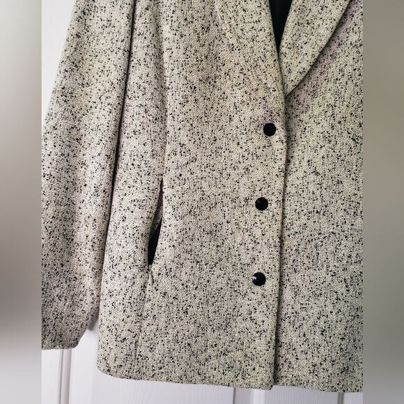 Peter Nygard Blazer Size 8 - Picture 5 of 7